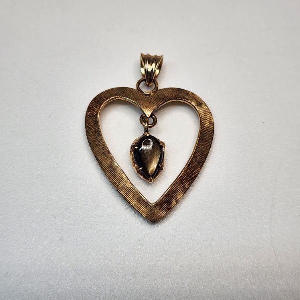 10K Gold Open Heart Pendant with Teardrop Brown Stone - Total Weight: 3.0g