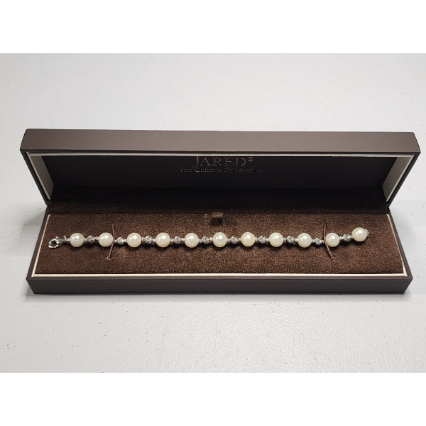 Gorgeous Jared Pearl Bracelet w/ Sterling Silver Clasp & Textured Spacer Beads - Total Weight: 11.7g