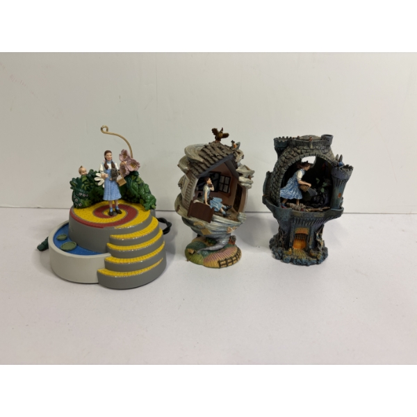 Wizard of Oz Limited Edition Collectible Eggs (2) & Electric Ornament Unknown Working Condition 