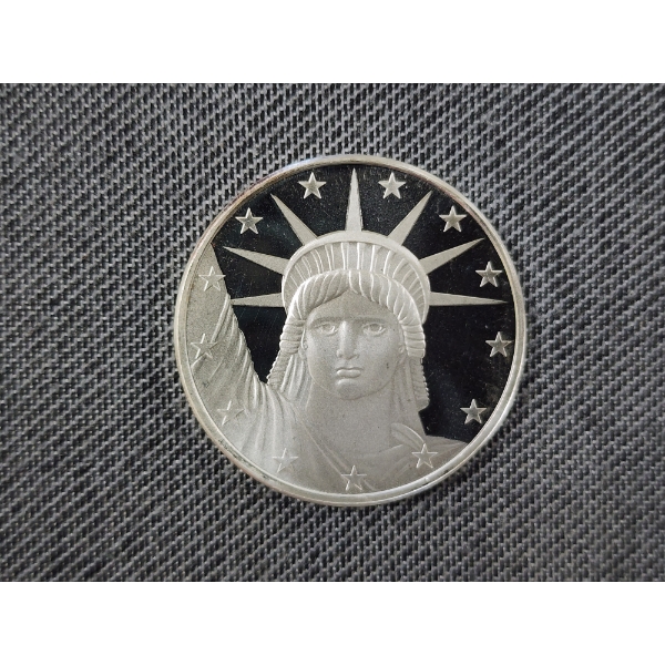 1 Troy Ounce Silver Liberty Round Ft. Statue of Liberty 