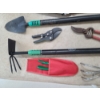 Image 2 : Large Lot of Assorted Gardening Tools Including Scott's Extendable Shovel & Hoe