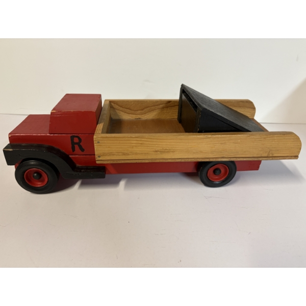 Wooden Red Truck with Ramp - R - Great Shape!