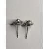 Image 2 : Elegant Pair Of 10K White Gold Stud Earrings - Weight: 1.8g
