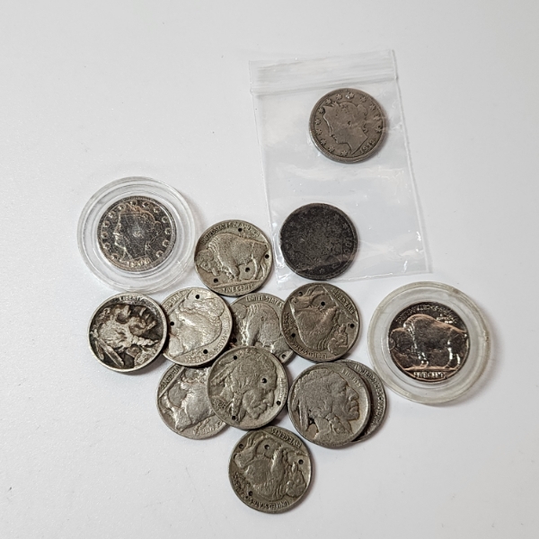 Assorted U.S. Nickels: (10) Buffalo & (4) "V"