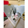Image 5 : Hallmark Musical Snowglobe & Vintage Avon Light-Up Box