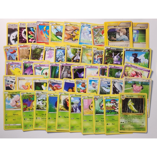 Large Assortment of 50 Vintage Pokemon Trading Cards 