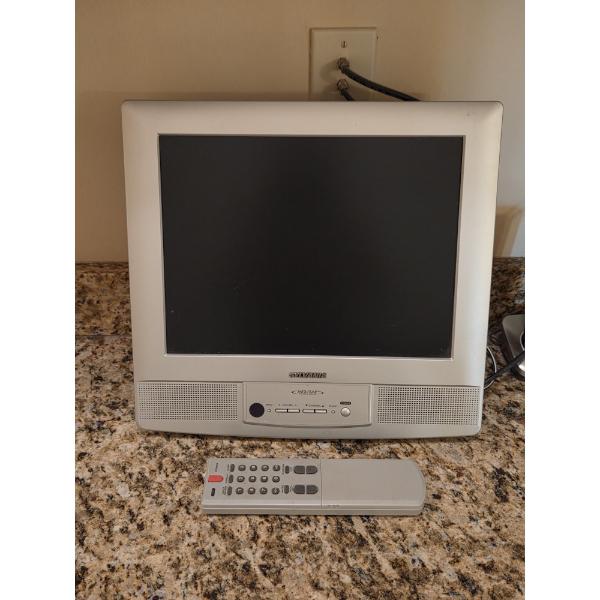 *Pick Up At Mantua Home-No Shipping Available* Excellent Condition 15'' Sylvania LCD TV With Remote 