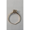 Image 4 : 14K Yellow Gold Ring With Clear Baguette Cut Stone - Size 6 - Weight: 1.5g