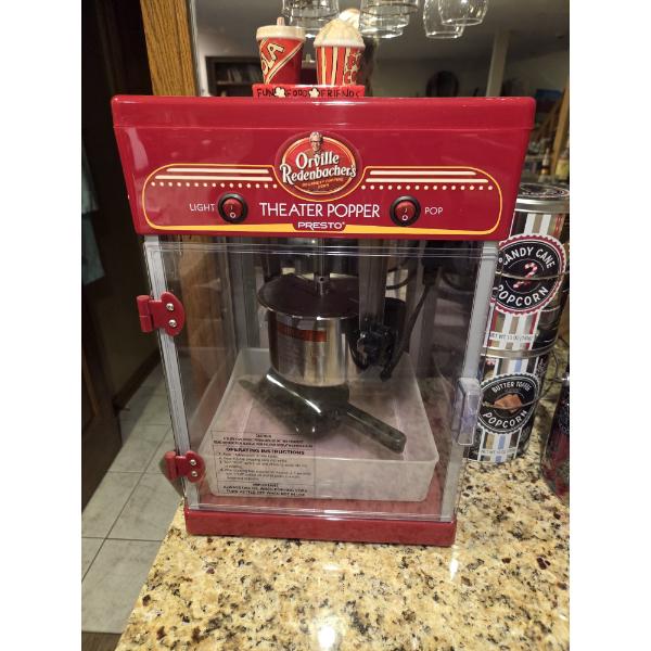 Brand New Popcorn Machine, Three Tins Of Flavored Popcorn & Adorable Salt and Pepper Shakers