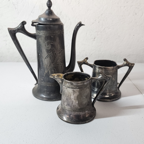 Vintage Silverplated Pitcher and Cups Total Weight: 683.3g