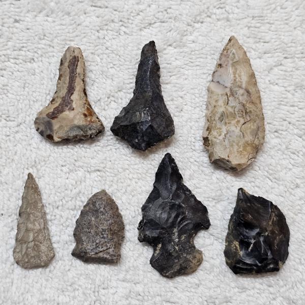 EARLY AMERICAN! Antique Assortment of Native American Stone Artifacts including Arrow/Spear Heads