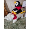 Image 4 : 26"x21" Plush Animated Polar Bear And Penguin Figures