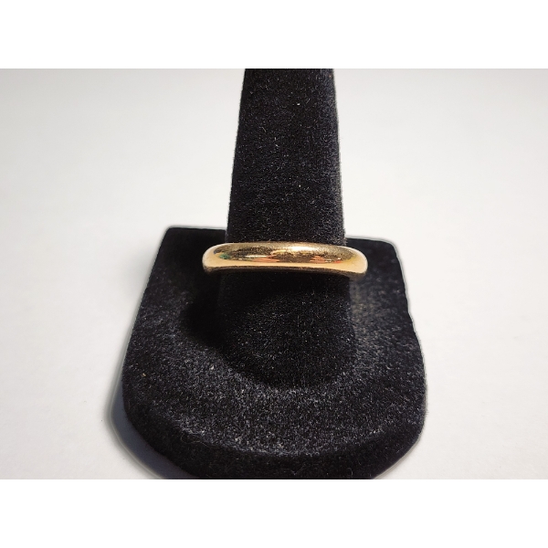 14K Gold Plain Band Size 7 TW: 0.8g 