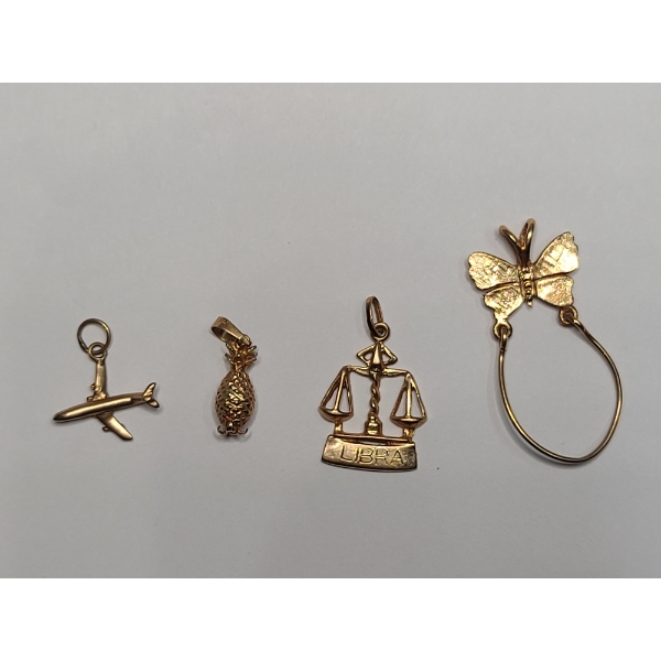 Collection Of 14K Yellow Gold Necklace Pendants & Charm Pendant Holder - Total Weight: 4.8g