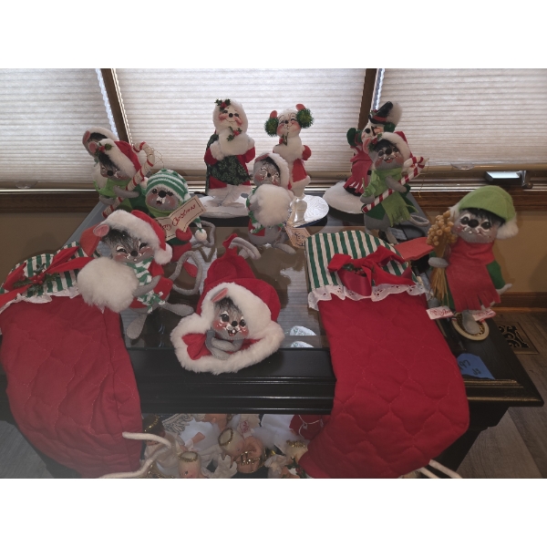 Annalees Vintage Felt Dolls. Very Collectable