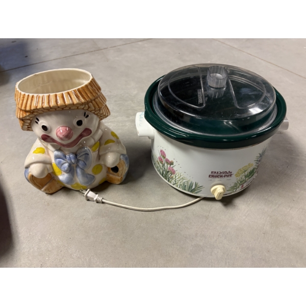 *Pick Up At Mantua Home-No Shipping Available*  Crockpot Floral & Clown Cookie Jar (no Lid ) - Rival