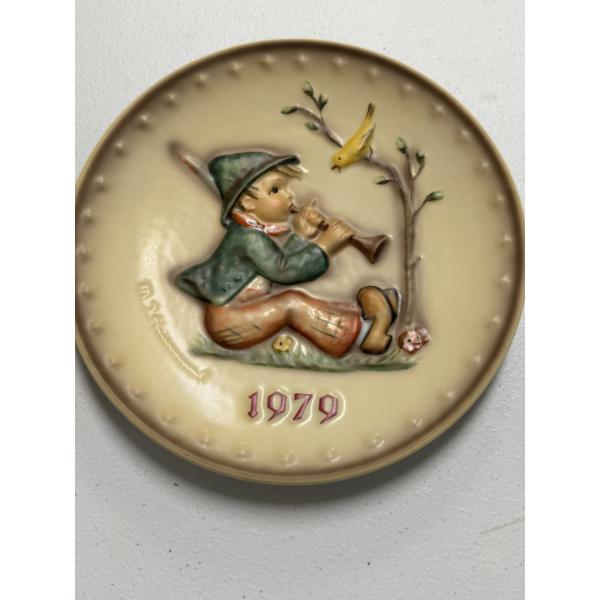 8" Hummel 1979 Annual Plate - Mint Condition In Original Box 