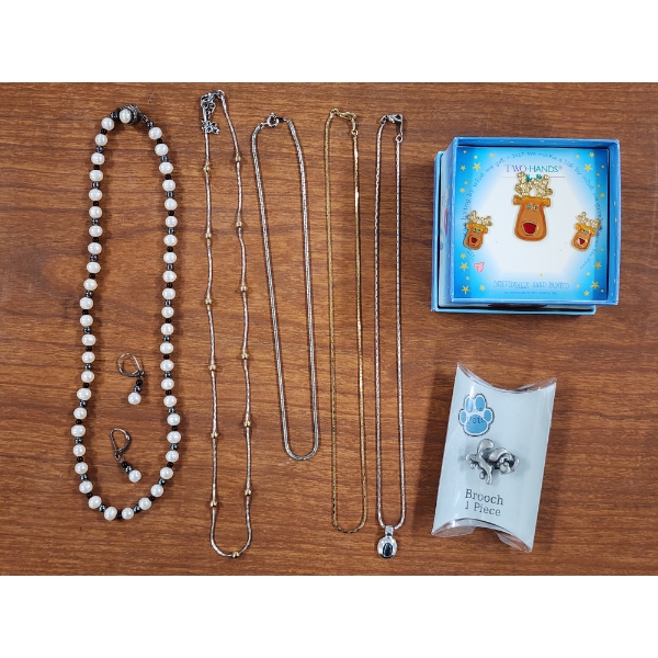 Gorgeous Costume Group Including 5 Necklaces, Earrings, Brooches & More