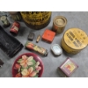 Image 2 : Huge Vintage Tin Collection Including Oil Cans & More