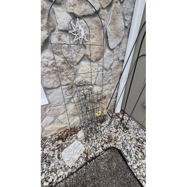 PICKUP IN NORTHFIELD - Outdoor Plant Hangers Lot 10 Pcs As Shown - See Pics