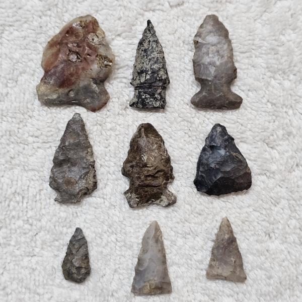EARLY AMERICAN! Antique Assortment of Native American Stone Artifacts including Arrow/Spear Heads