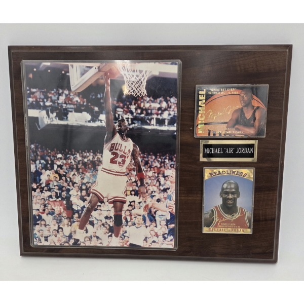 Excellent Condition Michael Jordan Wall Plaque With 8x10 Picture & 2 Collector Cards