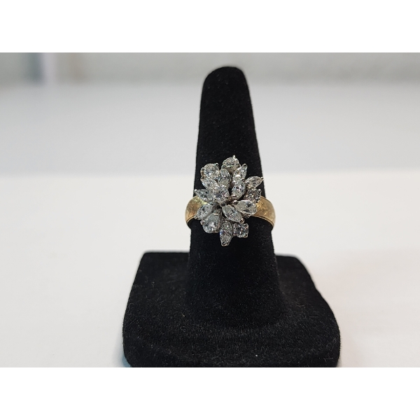 Stunning 10K Gold Cluster Ring - Size 6 - TW: 6.1g