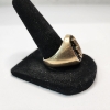 Image 3 : 10K Yellow Gold Ring Heraldic Coat of Arms Signet Black Stone - Size 12 - TW: 14.3g