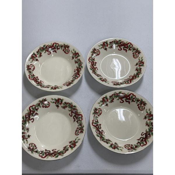 World Bazaars Inc Set of 4 -8" Bowls With A Christmas Theme - Mint Condition