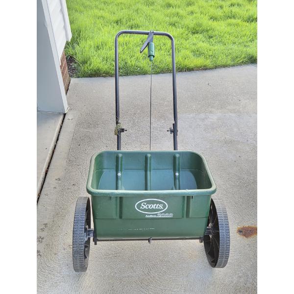 PICKUP IN CANTON - Great Condition Scotts Lawn Spreader 