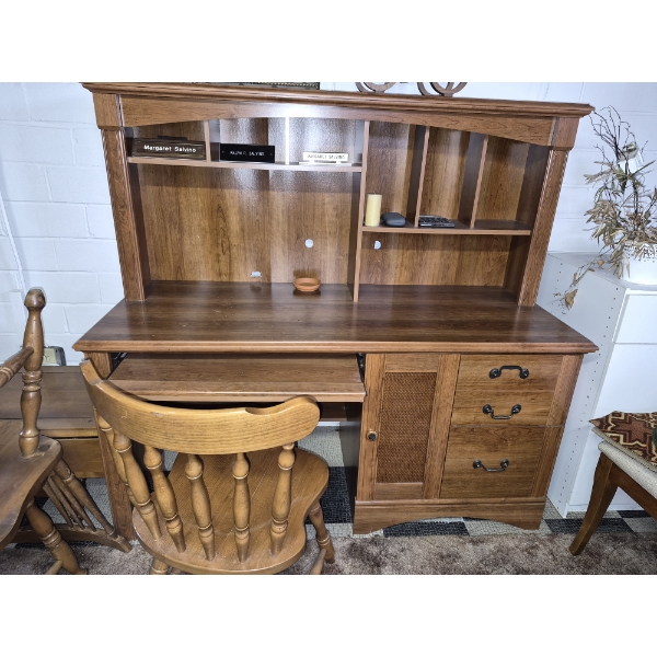 PICKUP IN CANTON -  EXCELLENT WOOD COMPUTER DESK & CHAIR W SLIDE OUT KEYBOARD TRAY