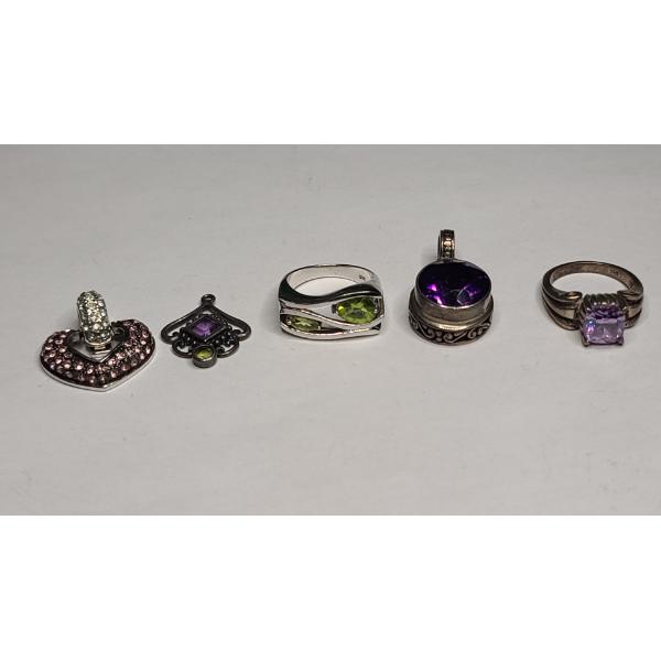 Assorted Sterling Silver Rings & Pendants - Total Weight: 27.8g