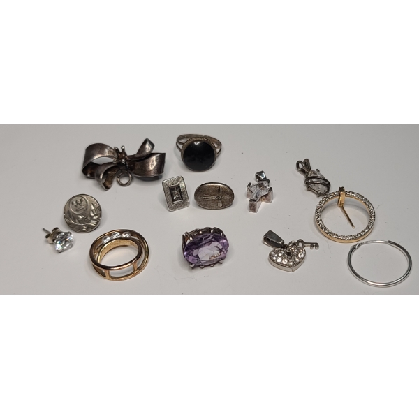 Assorted Sterling Silver Pins. Earrings & Pendants - Total Weight: 23.1g
