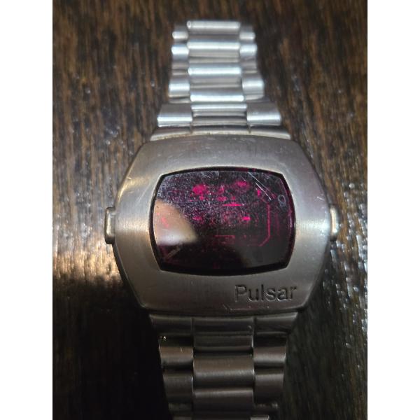 Mens Vintage Pulsar 2900 P2 Red LED 