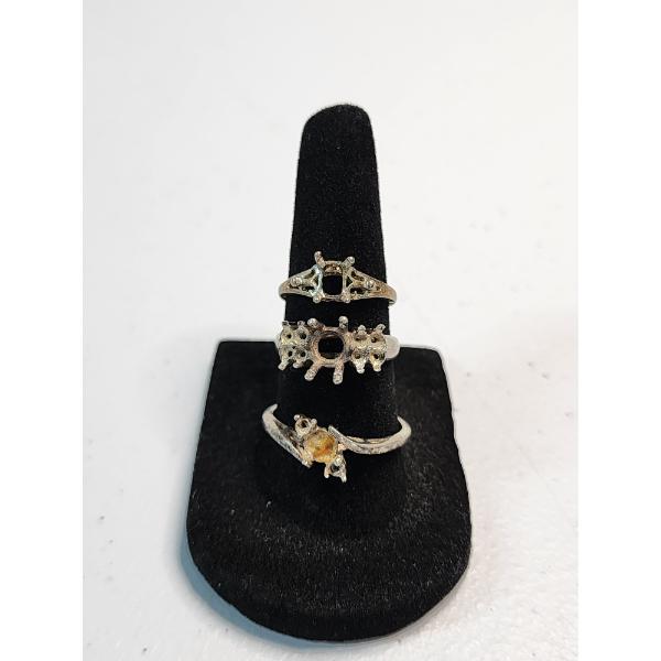 Three Assorted Sterling Silver Rings TW: 6.9g