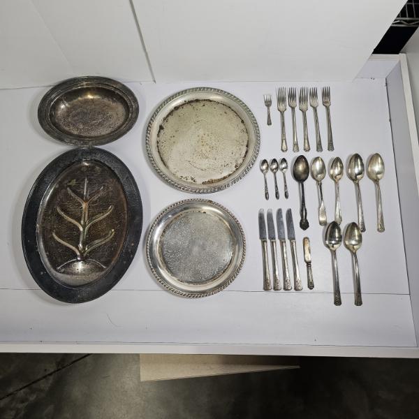 Collection of Vintage Silver-Plated Items, including Serving Platters, Bowls, and Flatware (6.2lbs)