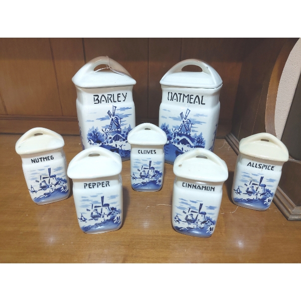 Vintage 7 Pc Delft Themed Porcelain Spice Set - Made In Czechoslovakia Before The Split - Superb