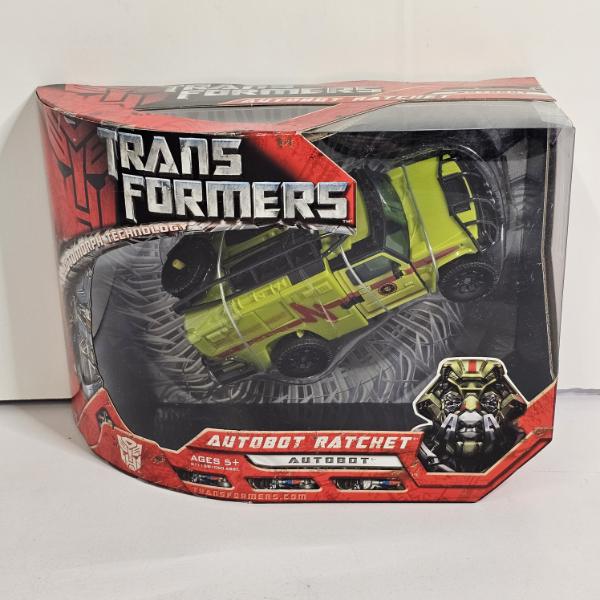 Transformers 2007 Movie Voyager Class Autobot Ratchet Action Figure