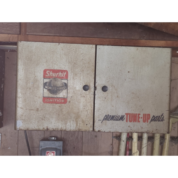 *Pick Up At Louisville Home - No Shipping Available* Neat Vintage Metal Garage Cabinet 29''x16''x 15