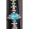 Image 8 : 10K White Gold Blue Topaz Cushion 4.30 Ct White Topaz Ring - Size 7 - Weight: 4.6g