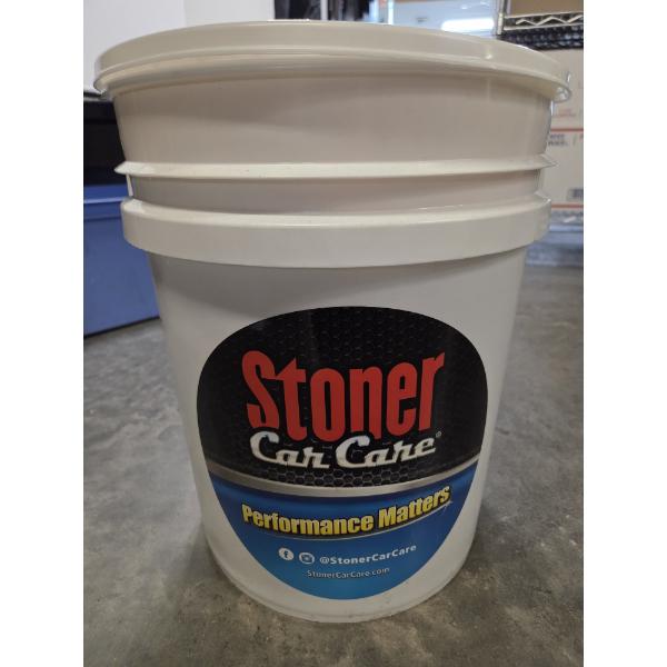 New Stoner Car Care Bucket With 9 Full Sized Care Products & Microfiber Towels