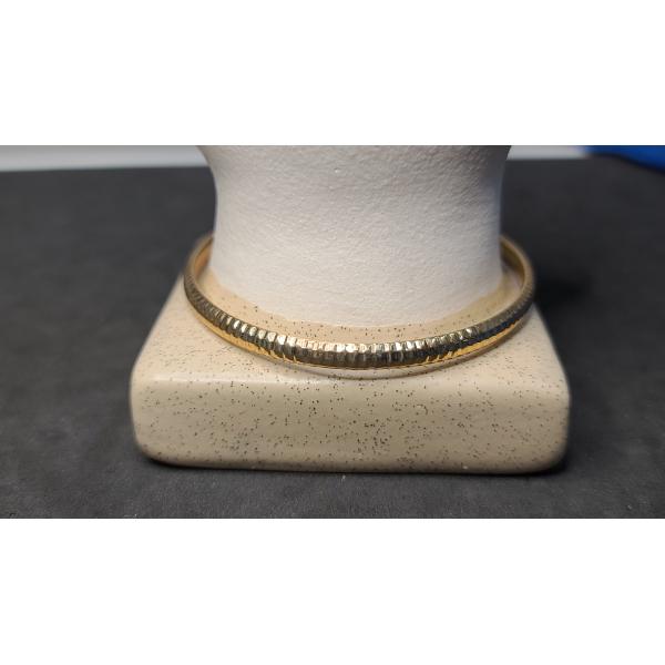 14K Gold Textured Bangle Style Bracelet - Weight: 6.5g