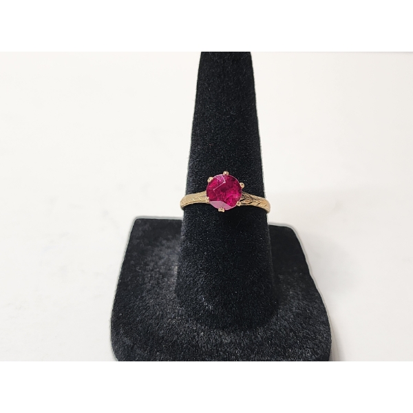 10K Gold Ring with Ruby Gemstone Total Weigh 1.7g Size 6