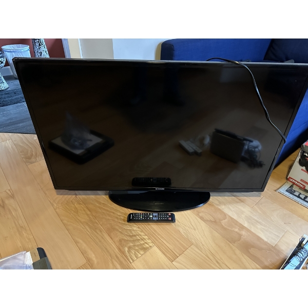 Samsung 50'' Smart TV w/ Remote