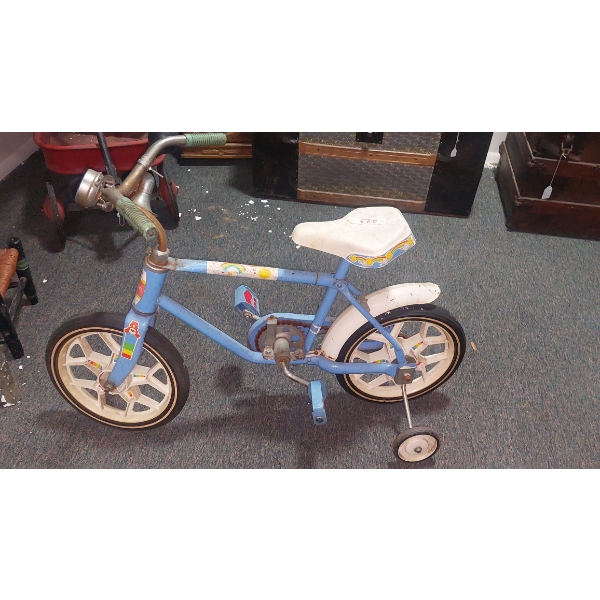 RARE "CARE BEARS" Child Bicycle 12" Wheels - Nice Vintage Condition
