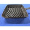 Image 2 : Vintage 10''x10'' Square 2'' Deep Cast Iron Pan