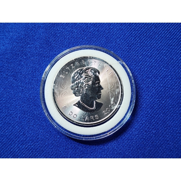 2016 Canadian Silver Maple Leaf 5 Dollars Coin 1 oz 9999 Fine Silver