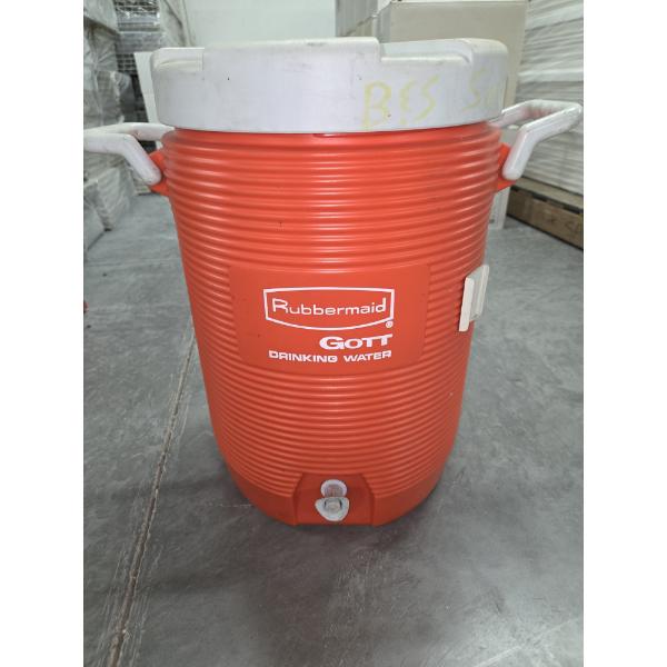 Five Gallon RubberMaid Drink Cooler/Dispenser 