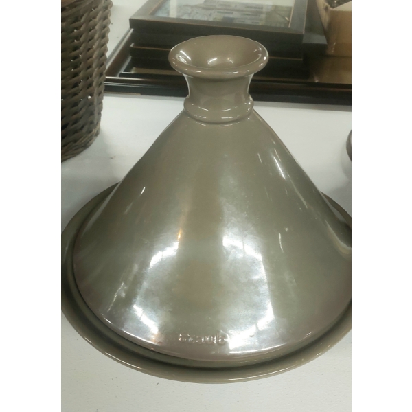 Staub Round Ceramic Lidded  Warmer