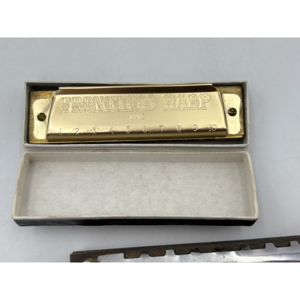 2 Harmonicas - Gold Huang 105 Country & Blues - World Star Special Harmonica